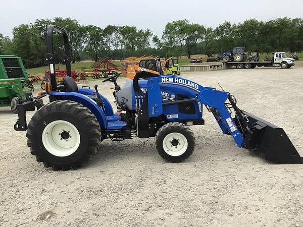 Image of New Holland Workmaster 35 equipment image 2