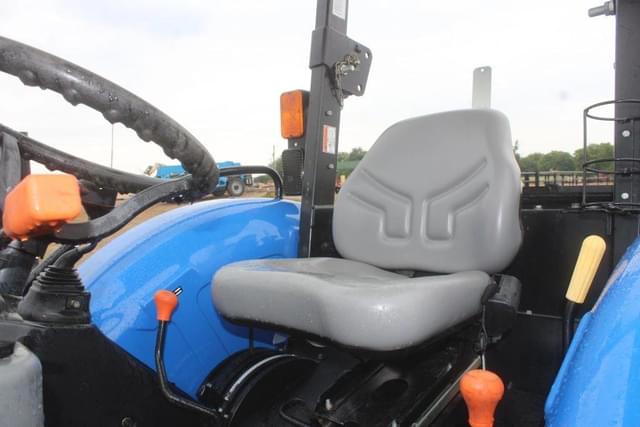 Image of New Holland Workmaster 50 equipment image 4