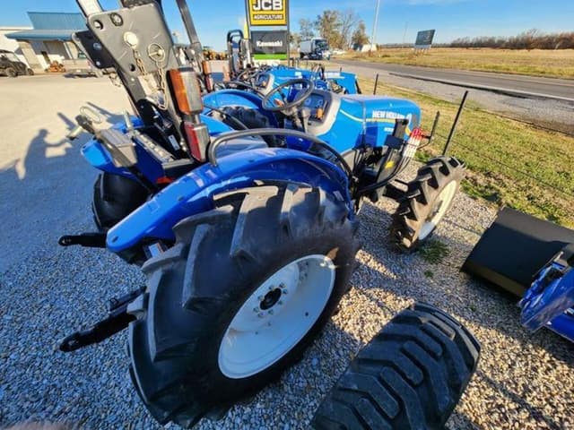 Image of New Holland Workmaster 60 equipment image 4