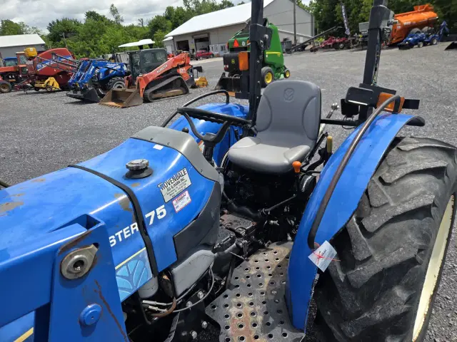 Image of New Holland Workmaster 75 equipment image 2