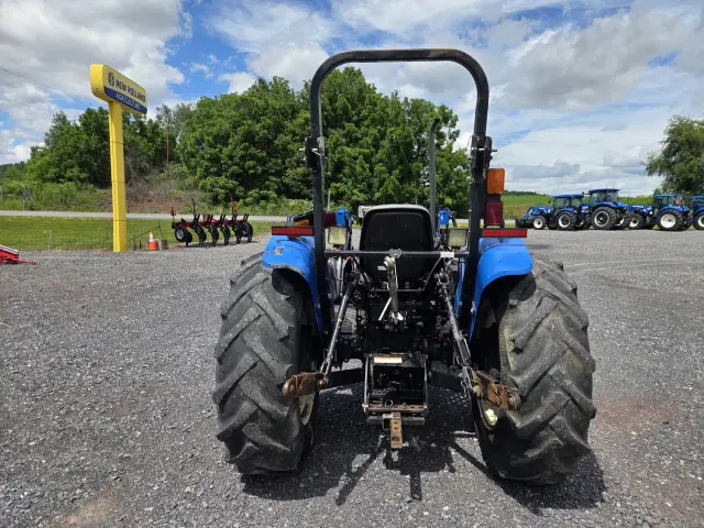 Image of New Holland Workmaster 75 equipment image 4