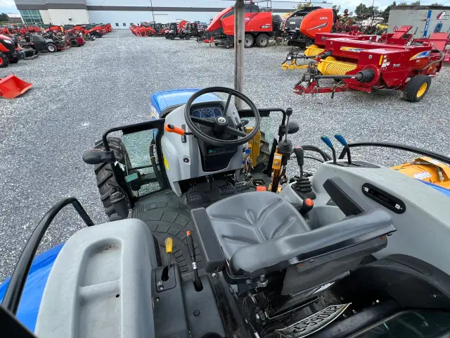 Image of New Holland Workmaster 75 equipment image 3
