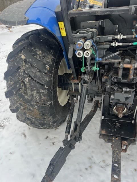 Image of New Holland Workmaster 95 equipment image 2