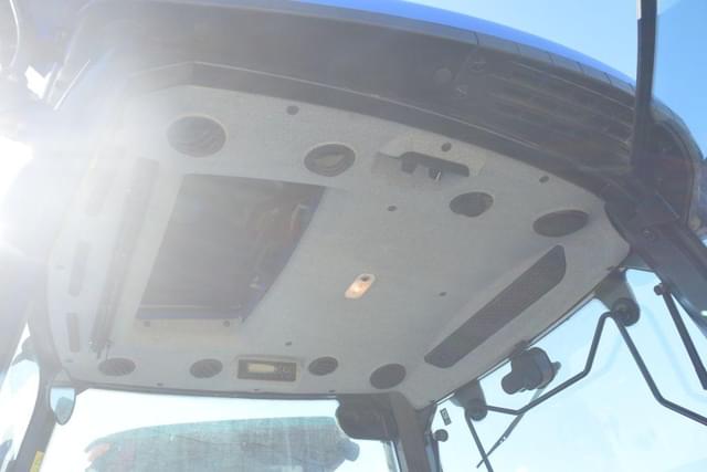 Image of New Holland Workmaster 75 equipment image 4