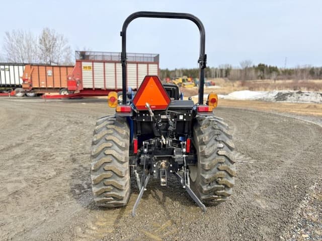 Image of New Holland Workmaster 35 equipment image 4
