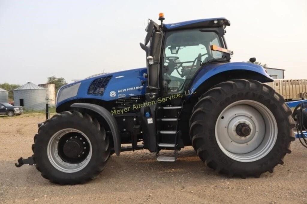 New Holland T8.435 Equipment Image0