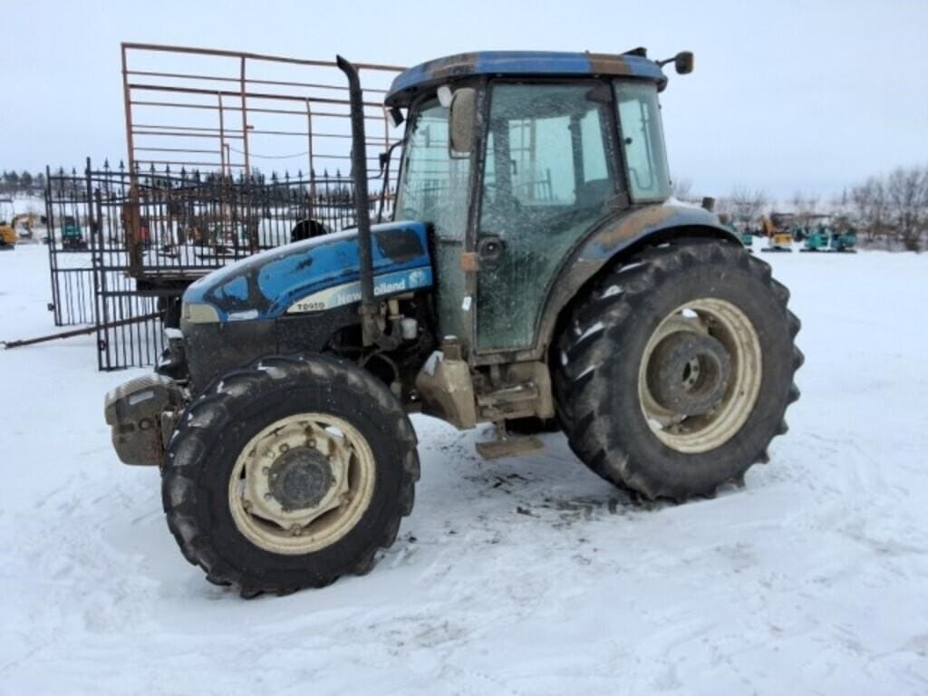 New Holland TD95D Equipment Image0