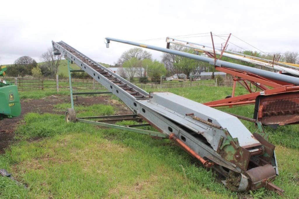 New Idea 176 Equipment Image0