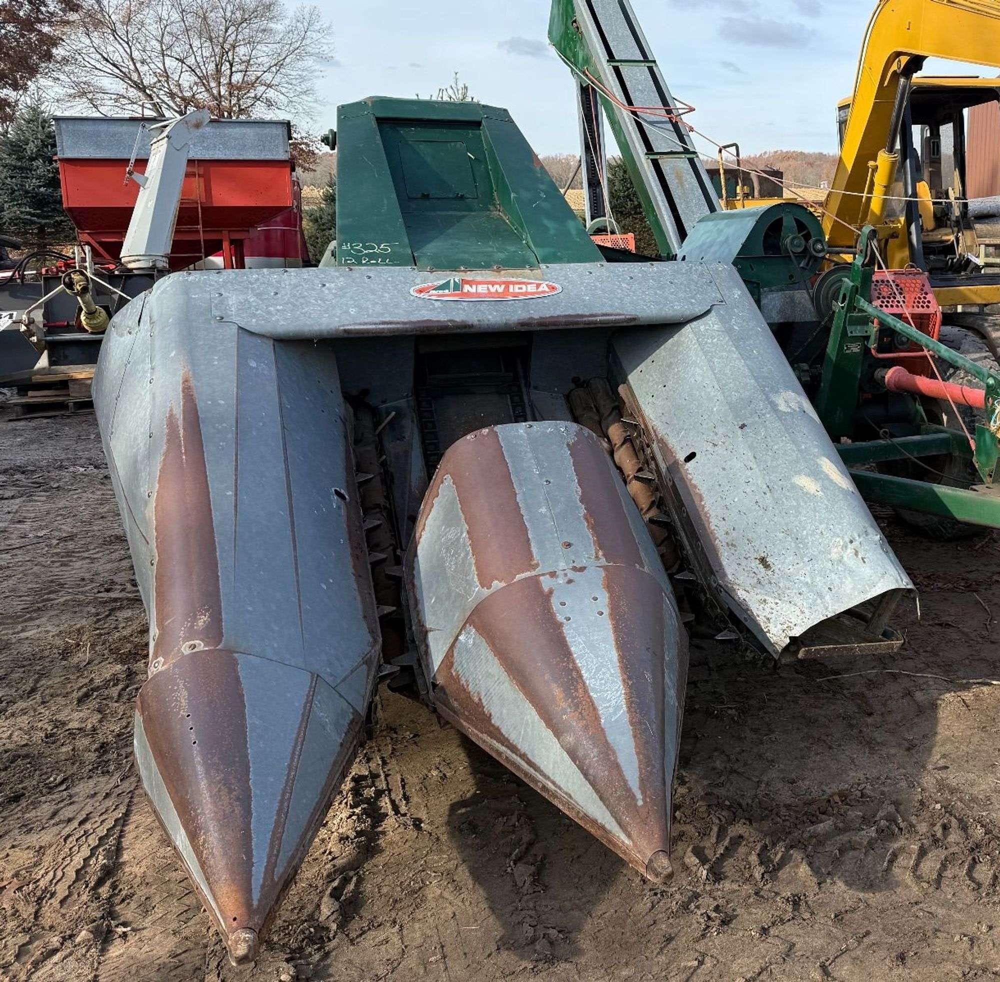 New Idea 327 Equipment Image0