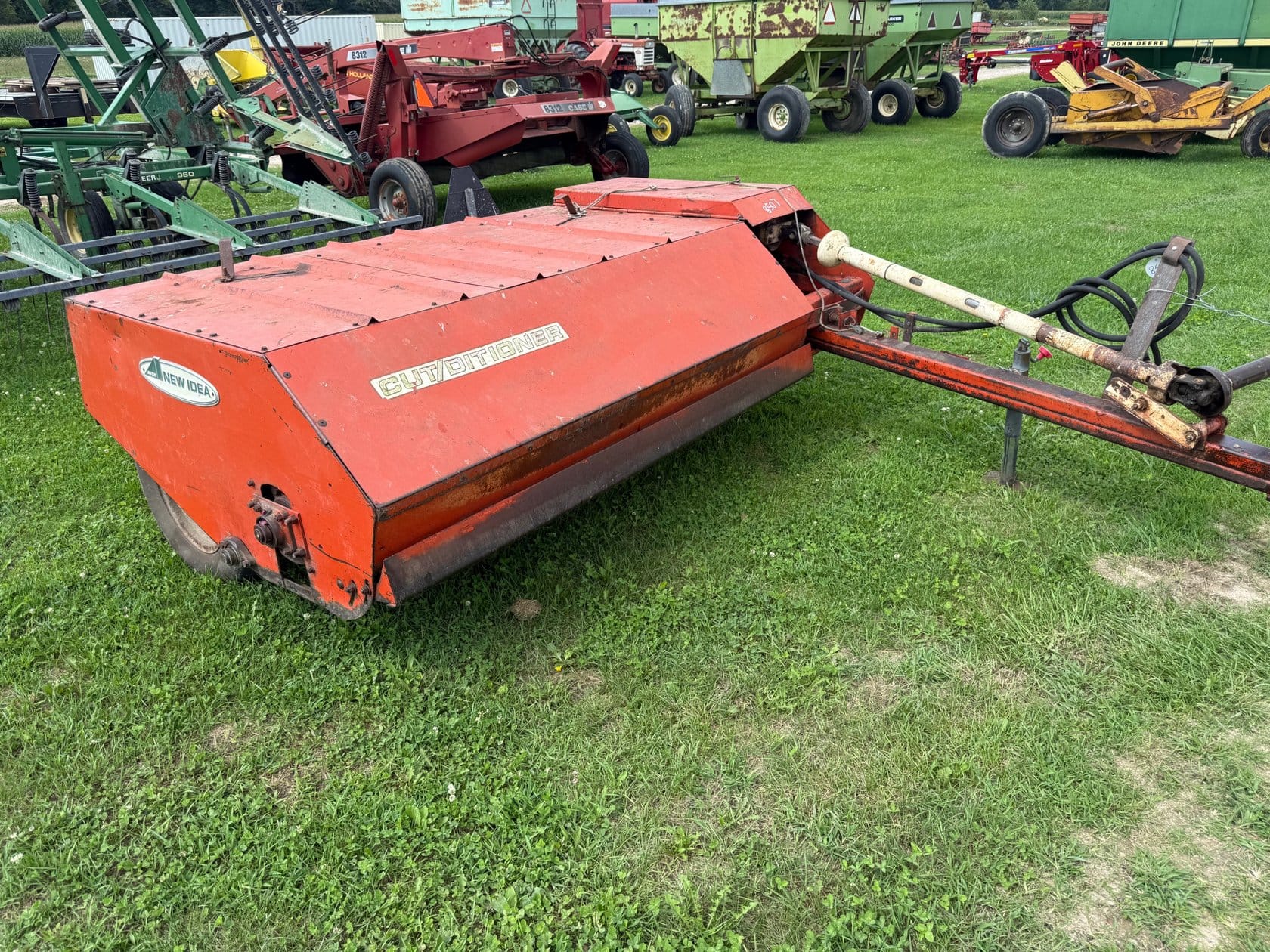 New Idea 272 Equipment Image0