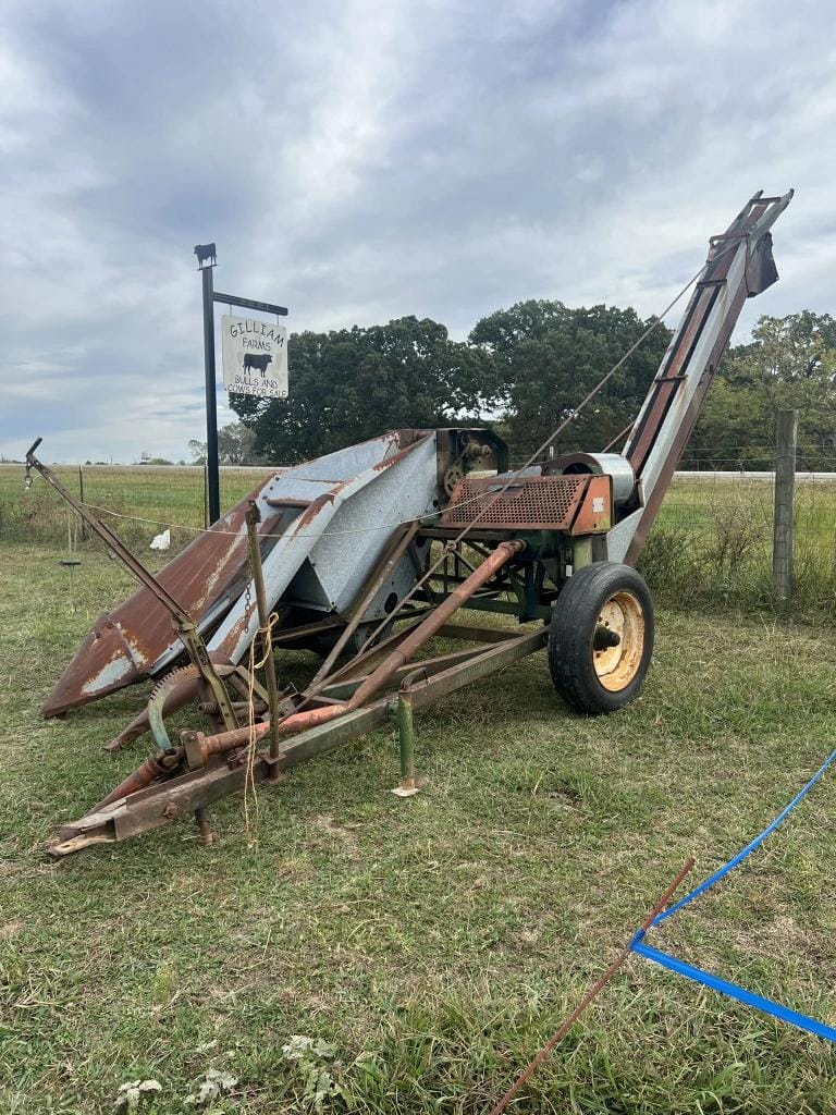 New Idea 309 Equipment Image0