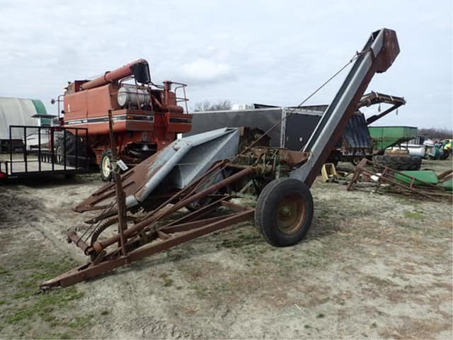 Image of New Idea 310 equipment image 1