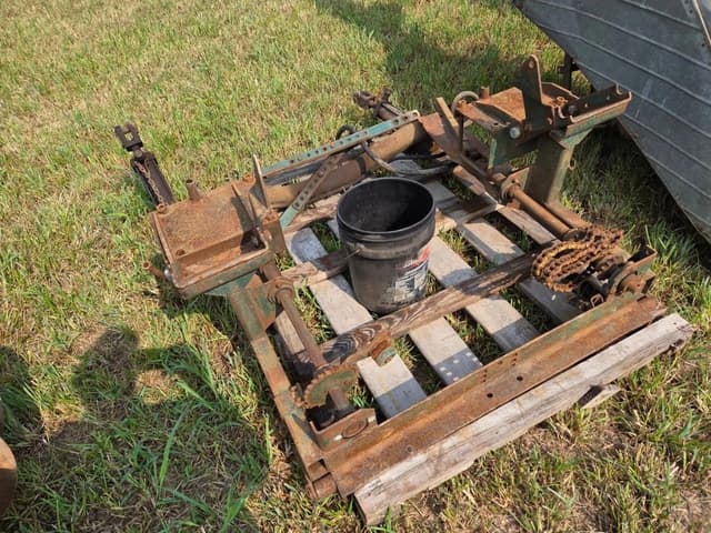 Image of New Idea 319 equipment image 1