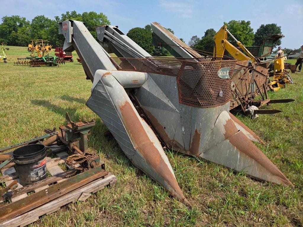 New Idea 319 Equipment Image0
