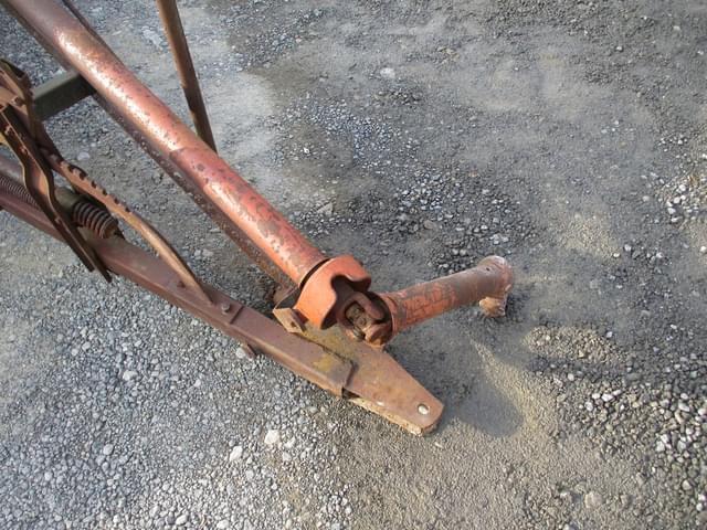 Image of New Idea 323 equipment image 1