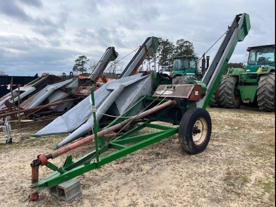 New Idea 323 Equipment Image0