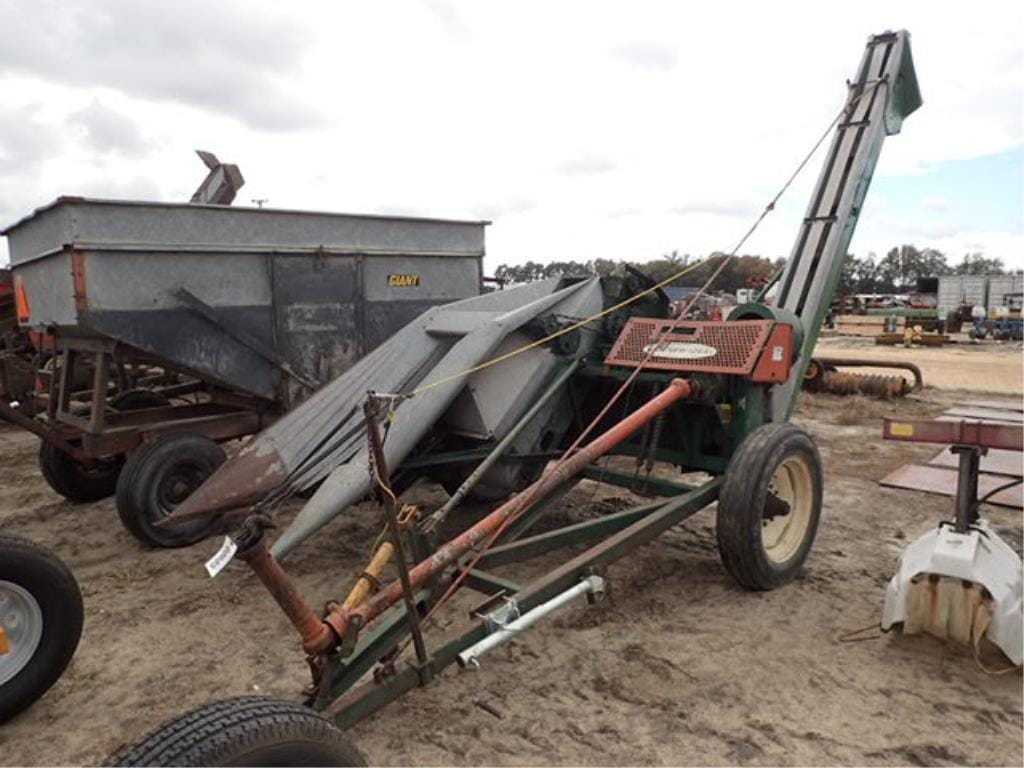 New Idea 323 Equipment Image0