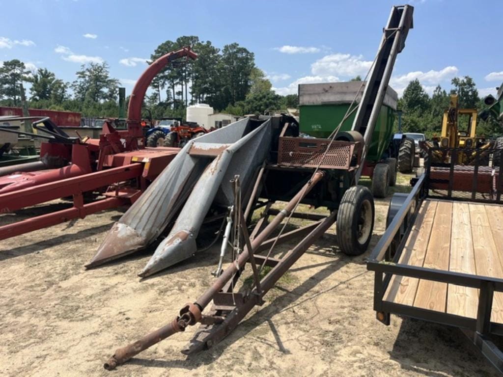 New Idea 323 Equipment Image0