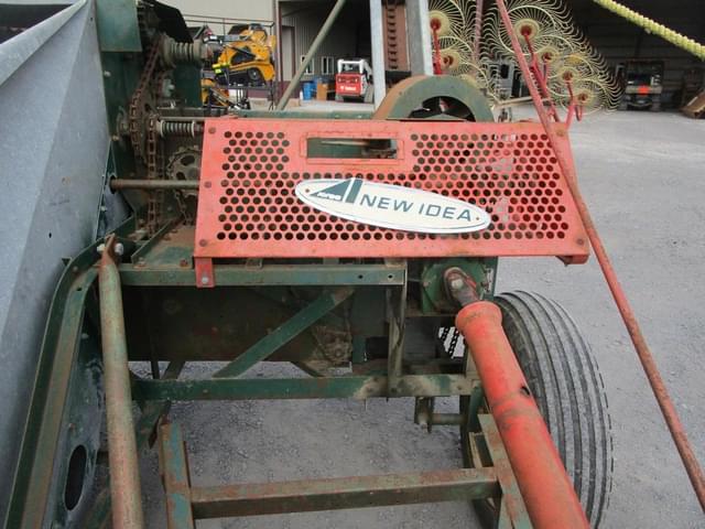 Image of New Idea 323 equipment image 3