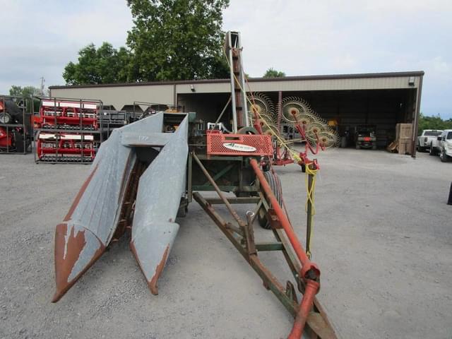 Image of New Idea 323 equipment image 1