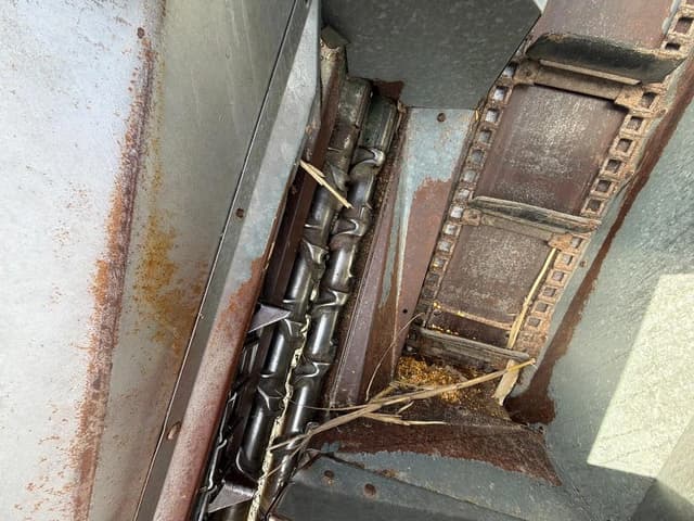 Image of New Idea 323 equipment image 3