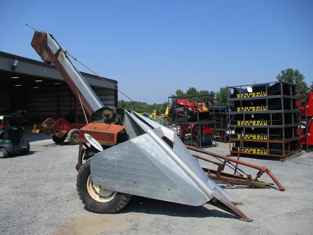 Image of New Idea 323 equipment image 1