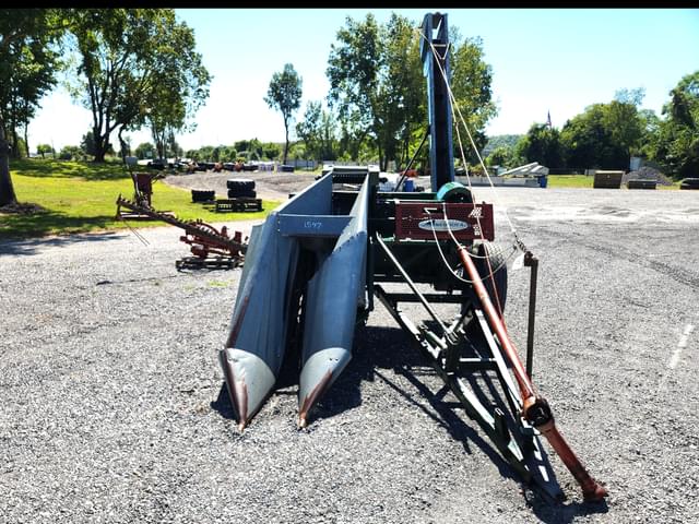 Image of New Idea 323 equipment image 1