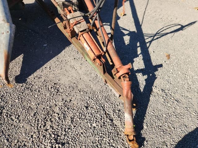 Image of New Idea 323 equipment image 2