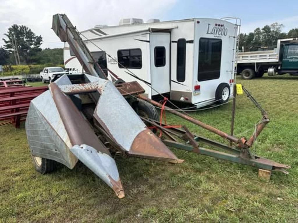 New Idea 323 Equipment Image0