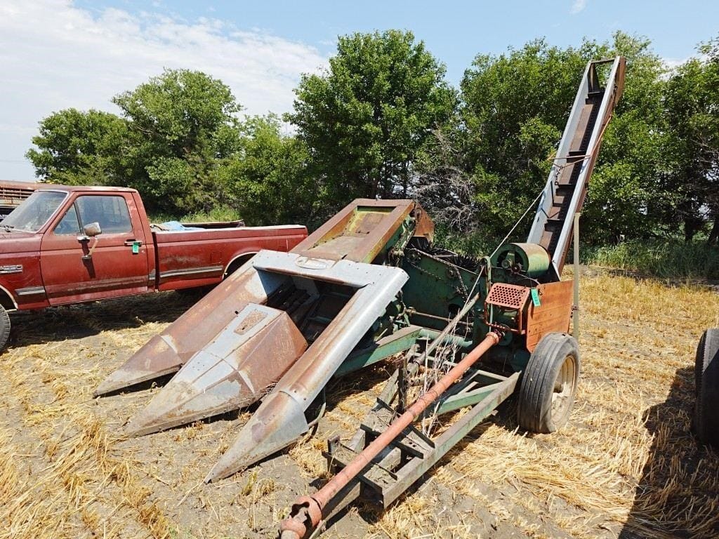 New Idea 324 Equipment Image0