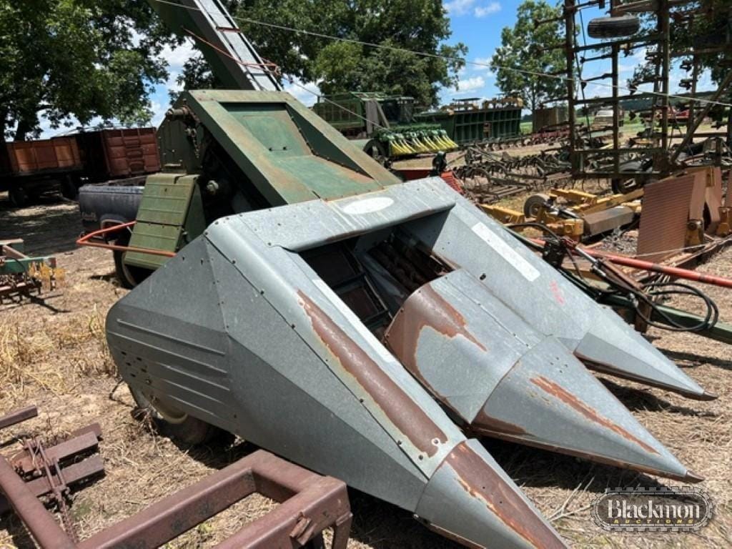 New Idea 324 Equipment Image0