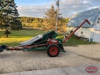 New Idea 324 Equipment Image0