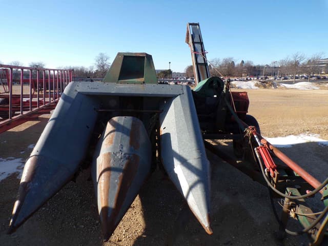 Image of New Idea 325 equipment image 2