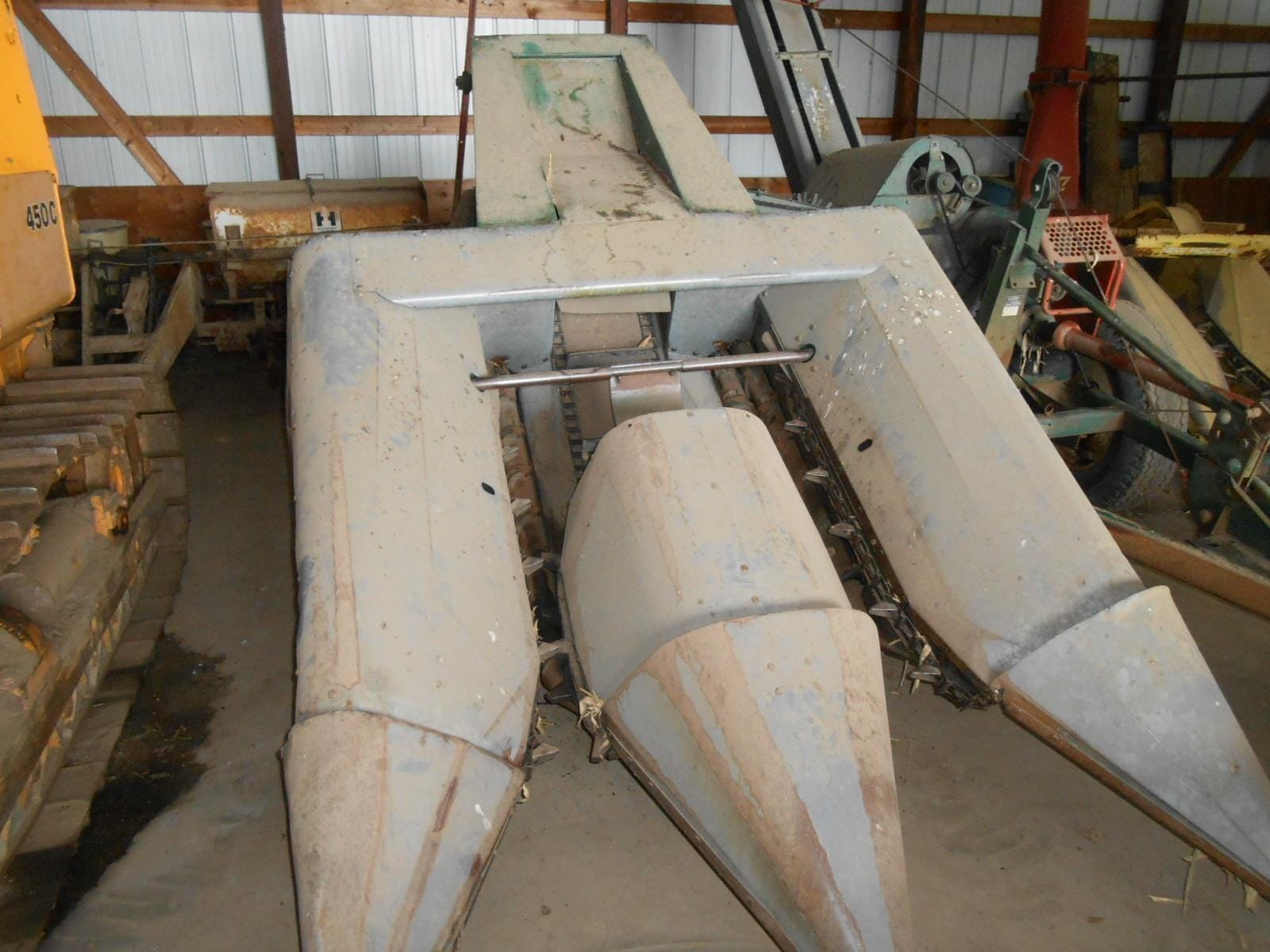 New Idea 325 Equipment Image0