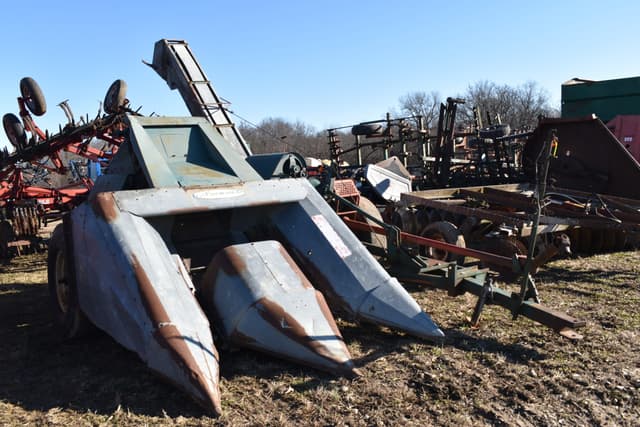 Image of New Idea 327 equipment image 2