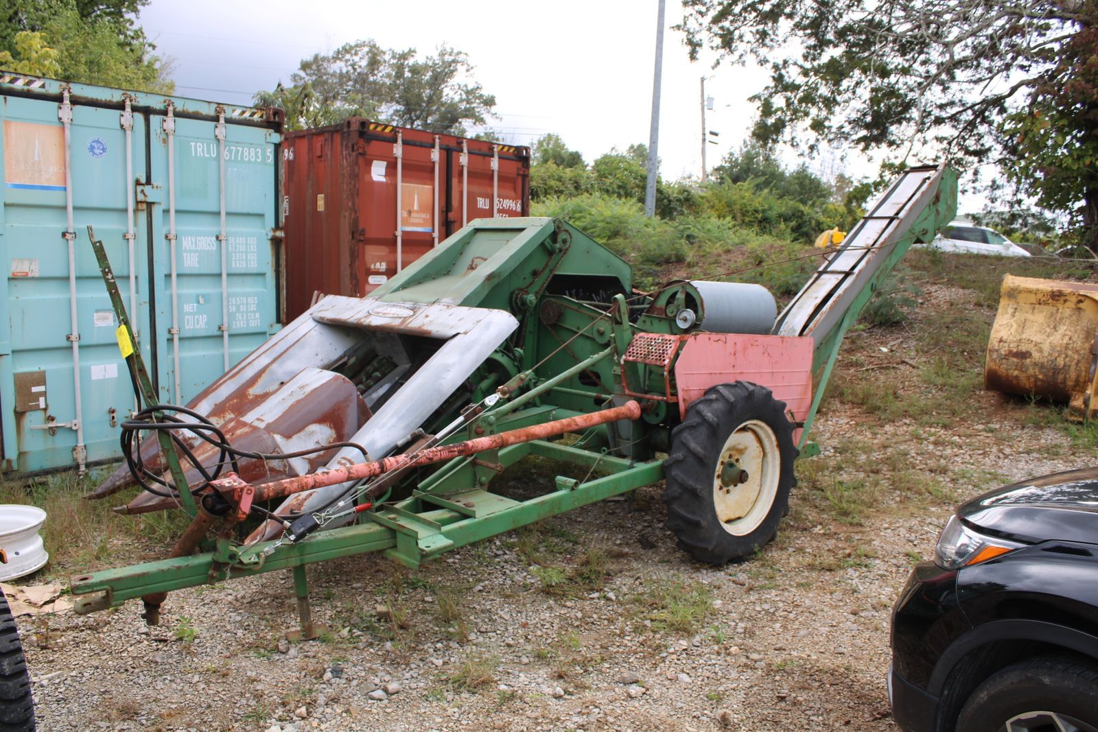 New Idea 327 Equipment Image0