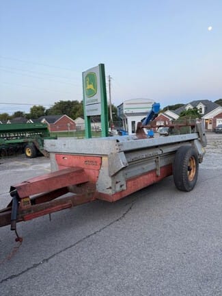 New Idea 352 Equipment Image0