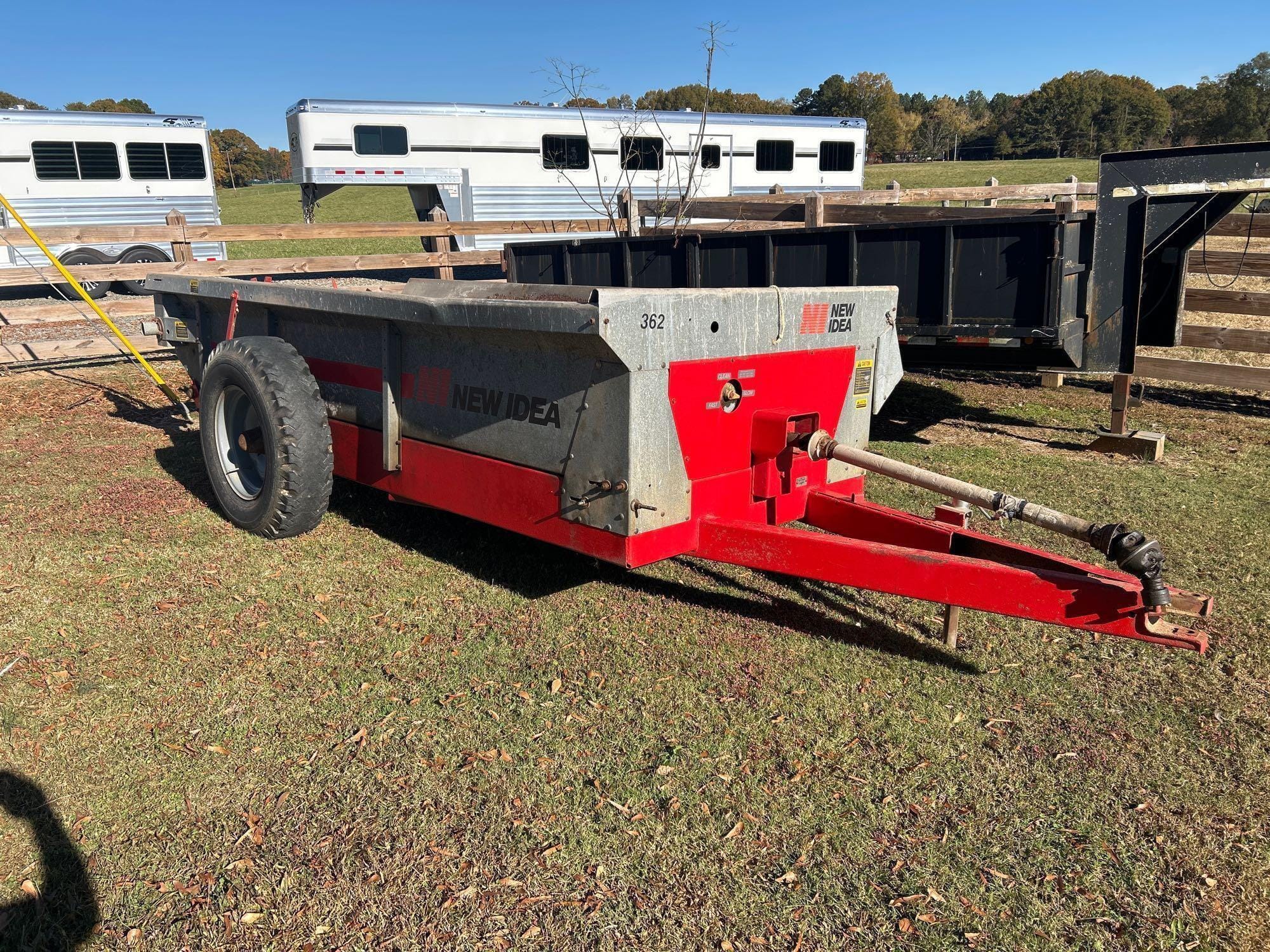 New Idea 362 Equipment Image0