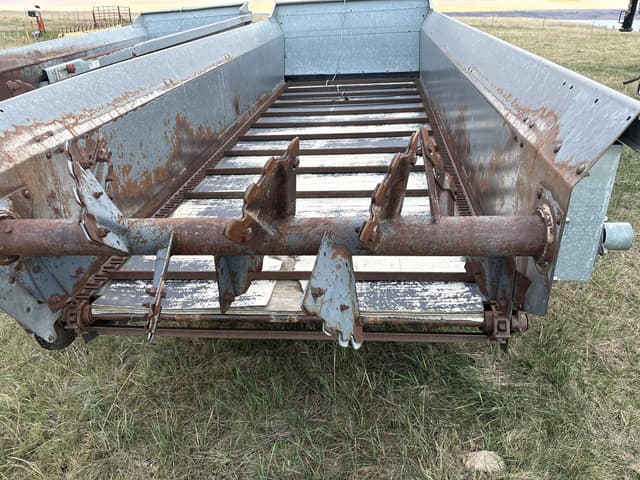 Image of New Idea 364 equipment image 2