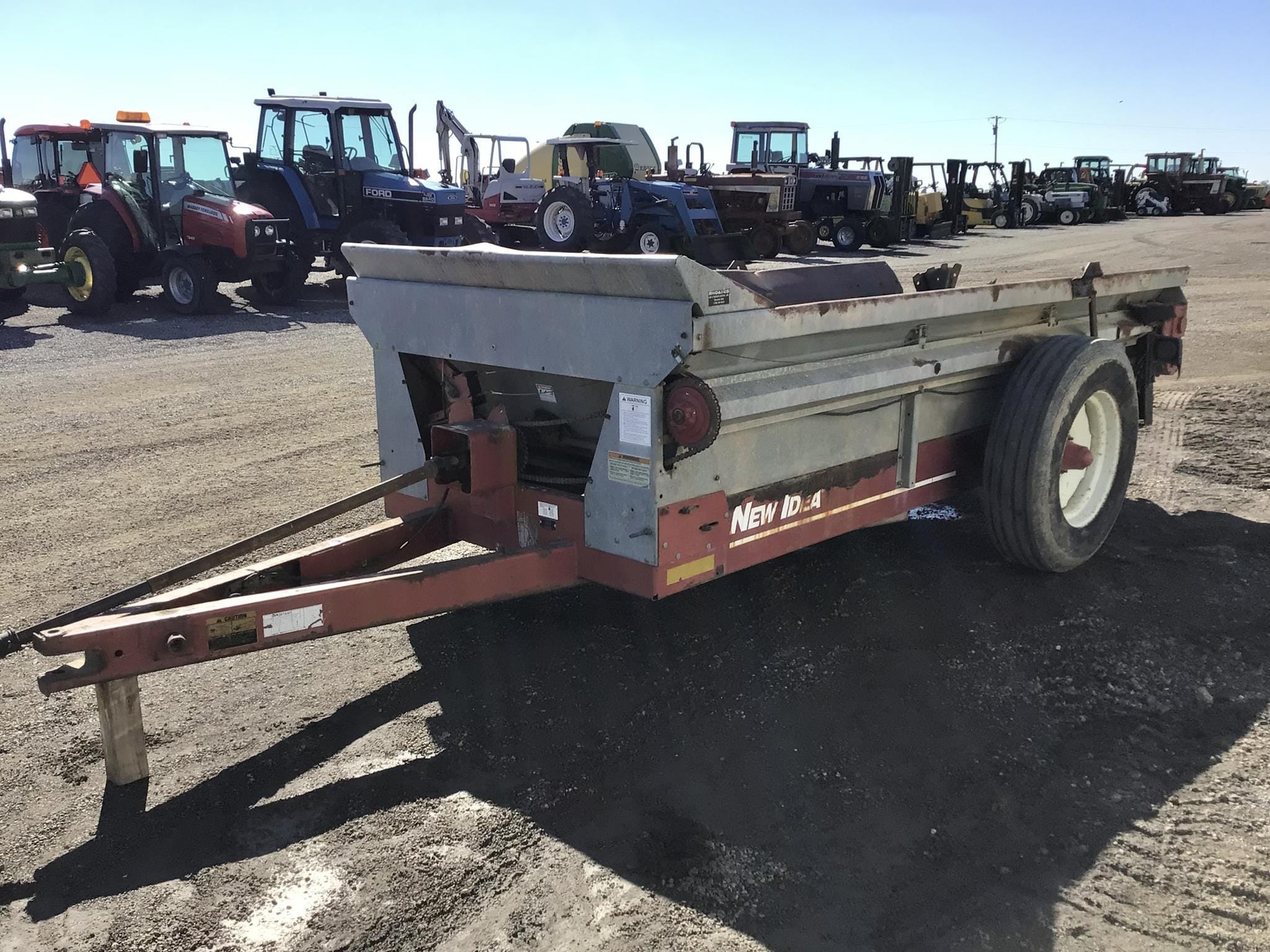 New Idea 3722 Equipment Image0