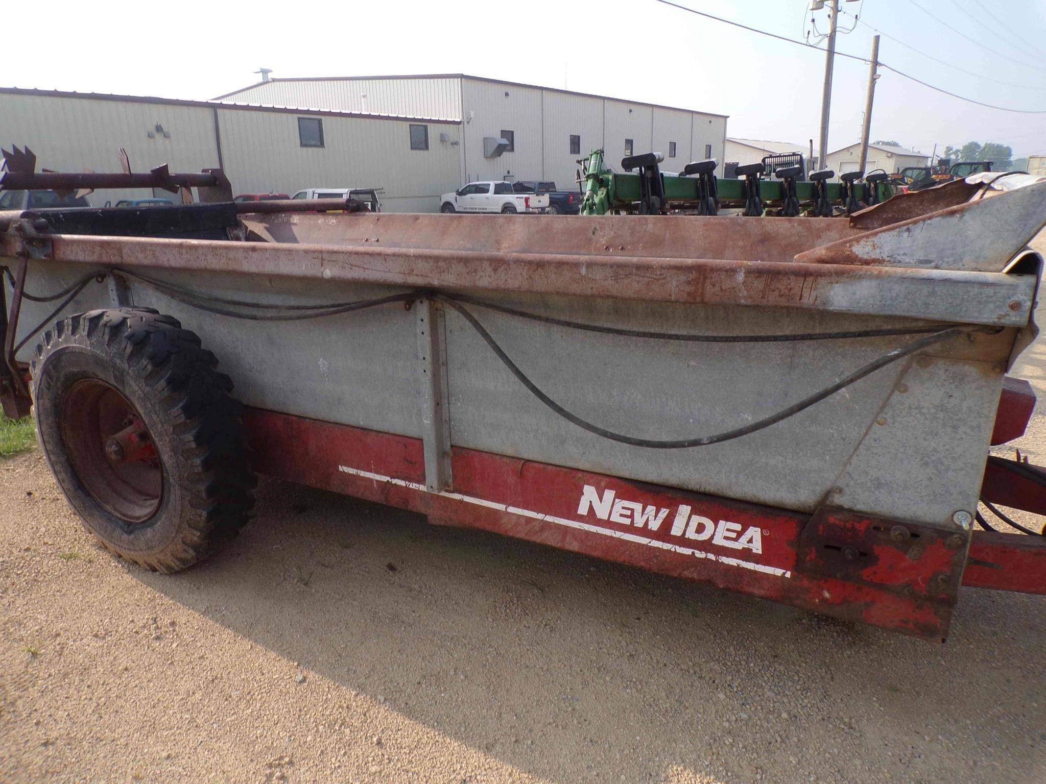New Idea 3726 Equipment Image0