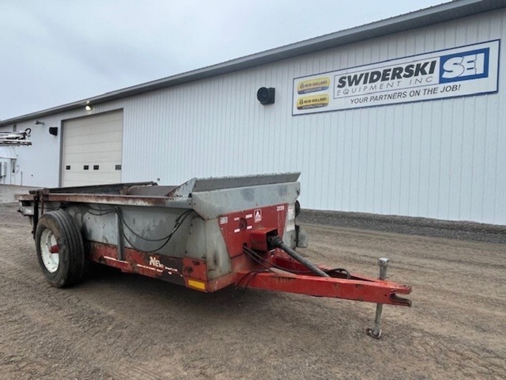 New Idea 3726 Equipment Image0