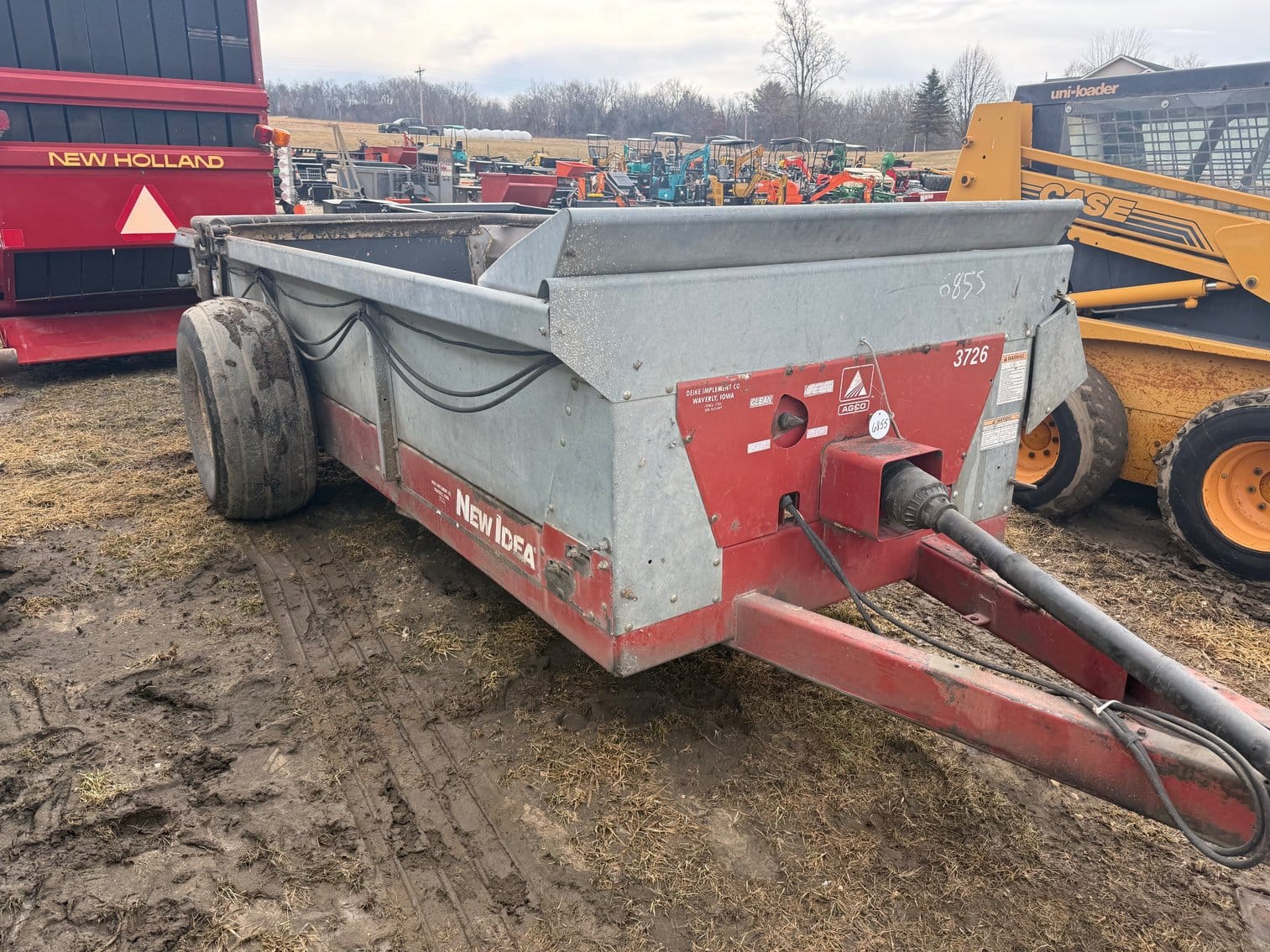 New Idea 3726 Equipment Image0