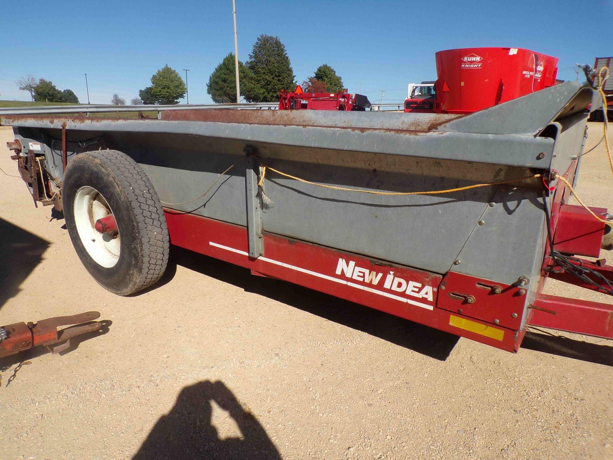 New Idea 3726 Equipment Image0