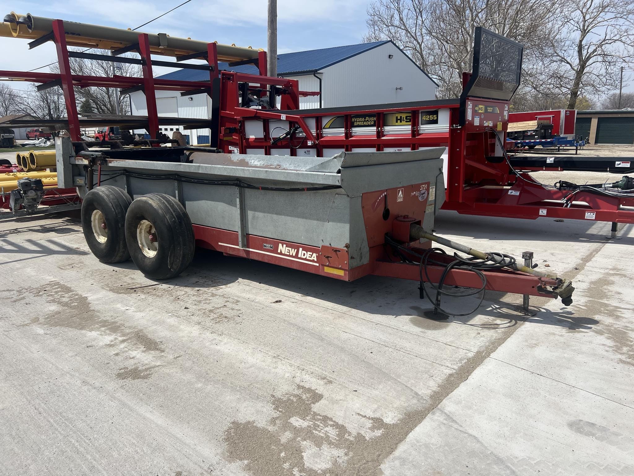 New Idea 3739 Equipment Image0