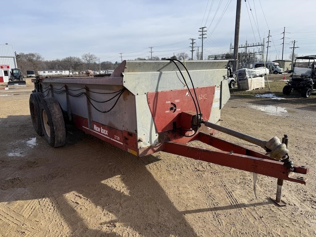 New Idea 3739 Equipment Image0