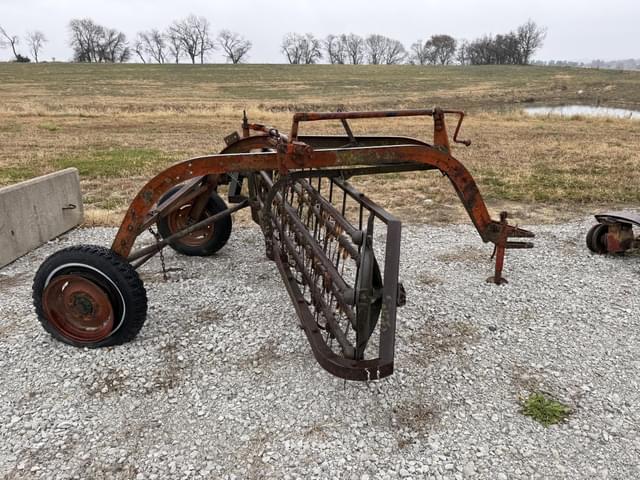 Image of New Idea 400 equipment image 2