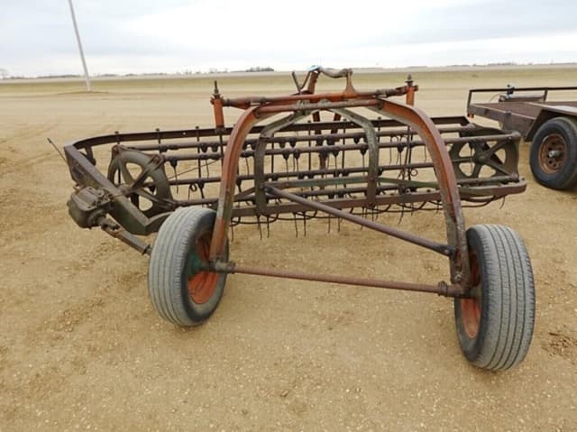 Image of New Idea 400 equipment image 3