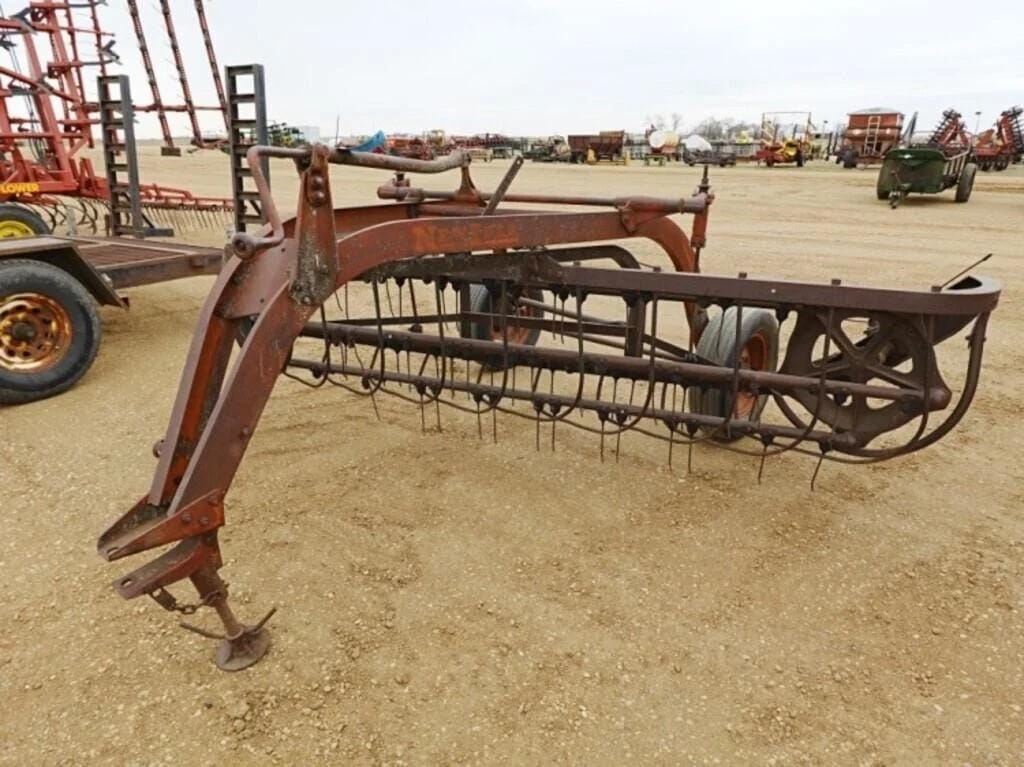 New Idea 400 Equipment Image0