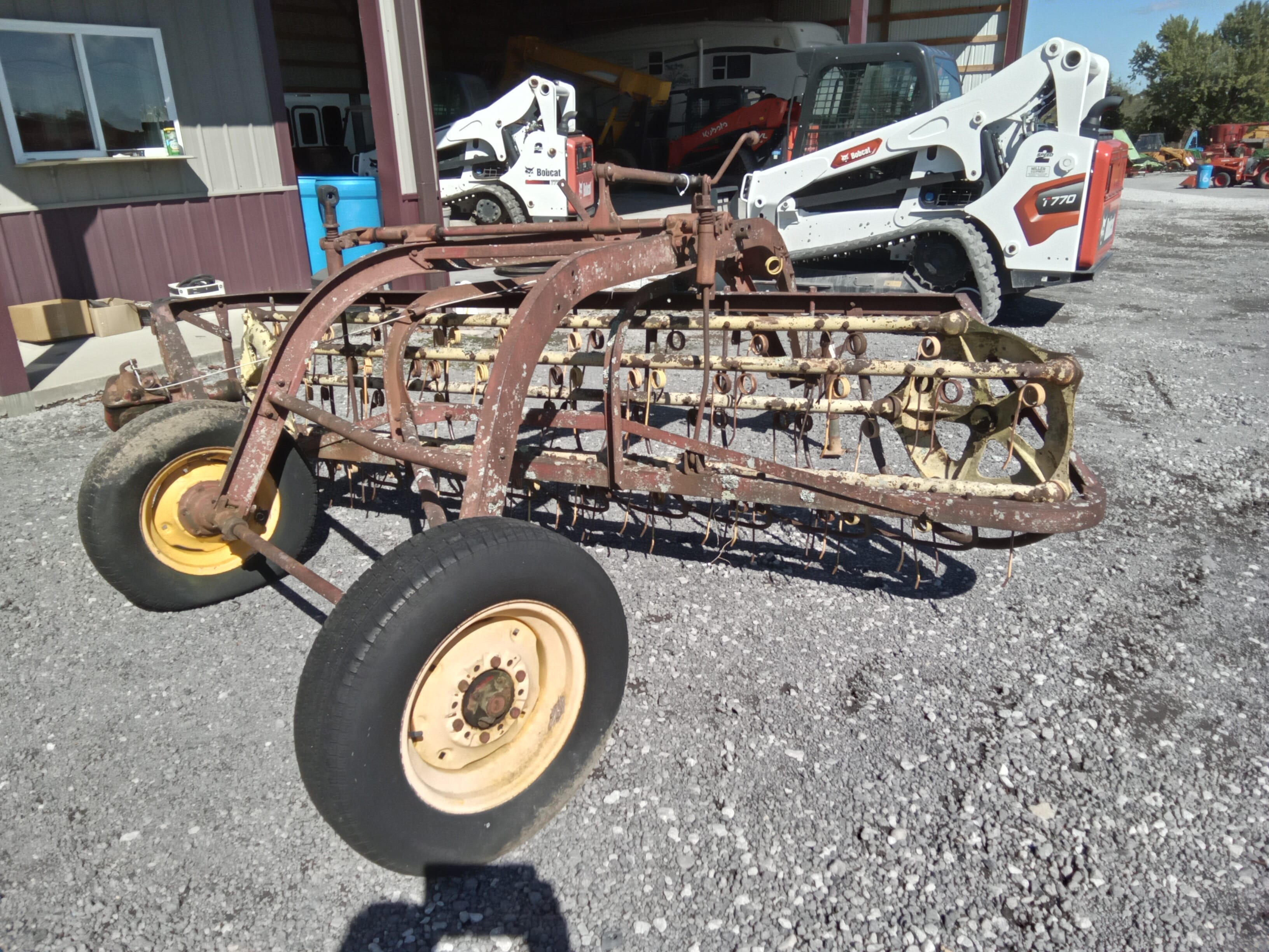 New Idea 400 Equipment Image0